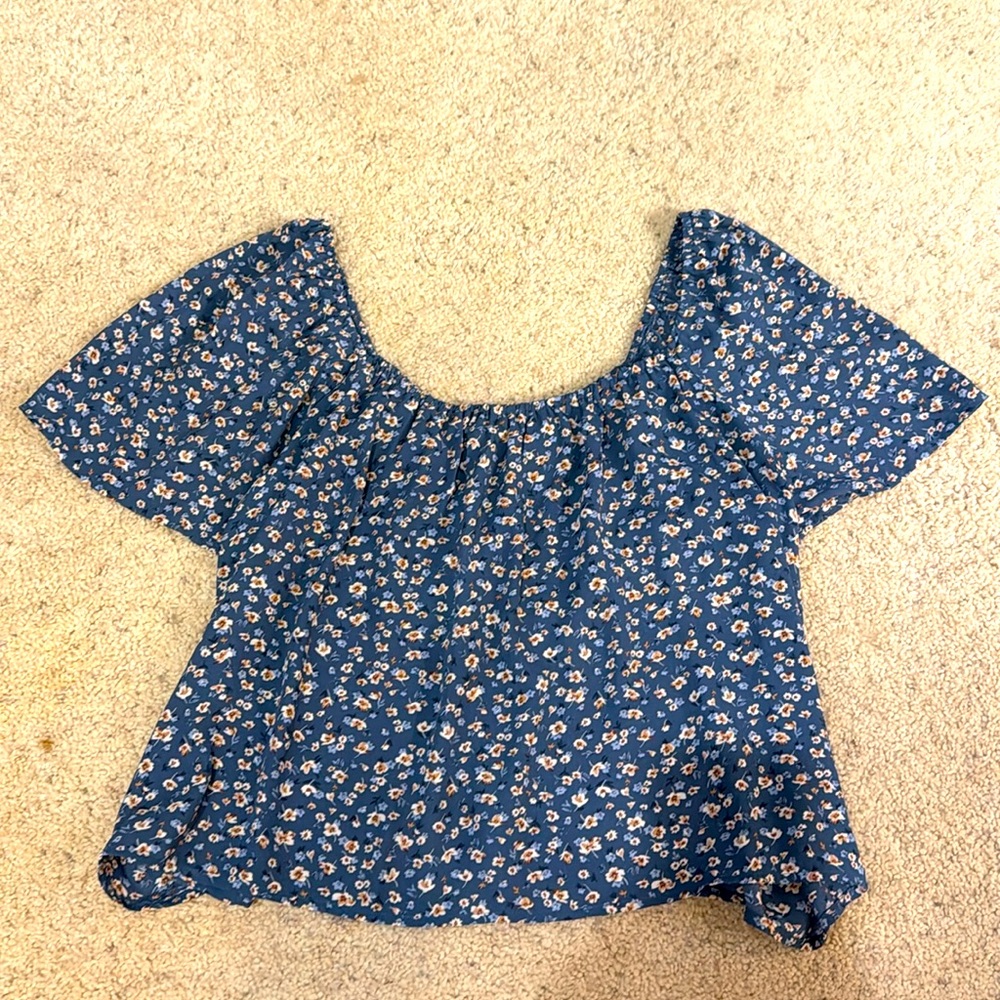 Cropped floral blouse